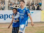 kim-kurniawan-memeluk-bobotoh-cilik_20180817_103343.jpg