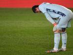 kiper-belgia-real-madrid-thibaut-courtois-membungkuk-setelah-laga-melawan-alaves.jpg