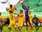 kiper-borussia-dortmund-roman-burki.jpg