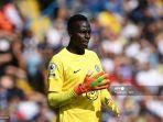 kiper-chelsea-edouard-mendy-meneriaki-rekannya.jpg