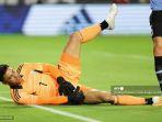 kiper-meksiko-alfredo-talavera-melakukan-penyelamatan.jpg