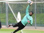 kiper-muda-arsenal-arthur-okonkwo.jpg