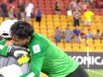 kiper-tiongkok-wang-dalei-mengikuti-saran-seorang-anak-gawang_20150113_192316.jpg