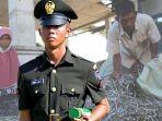 kisah-anak-penjual-ikan-teri-asal-aceh-berhasil-jadi-prajurit-tni-sempat-diragukan-ayah-sendiri.jpg