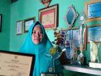 kisah-nur-merintis-bank-sampah-di-kota-tegal-pernah-dianggap-gila-karena-bermain-sampah.jpg