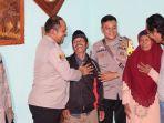 kisah-pertemuan-suami-istri-di-trenggalek-yang-terpisah-30-tahun-tak-ada-kabar-dan-dikira-meninggal.jpg