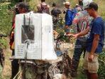 kisah-petugas-distribusi-logistik-pemilu-2019-hingga-ke-tengah-hutan-jombang.jpg