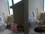 kisah-viral-wanita-yang-tiur-di-samping-kloset_20180110_160050.jpg
