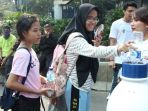 klhk-dukung-langkah-danone-aqua-kolaborasi-kembangkan-smart-drop-box-kelola-sampah-botol-plastik_20180514_164426.jpg