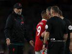 klopp-protes-di-stadion-emirates.jpg