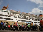 km-dobonsolo-angkut-pemudik-tujuan-jakarta_20150723_224906.jpg