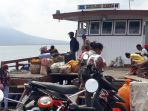 km-lembata-karya-di-pelabuhan-lewoleba_20180807_104513.jpg