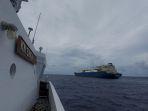 kn-singa-laut-402-bakamla-ri-mengusir-kapal-tanker-asal-yunani.jpg
