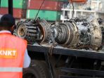 knkt-lakukan-pengecekan-ban-dan-turbin-lion-air-pk-lqp_20181104_175503.jpg