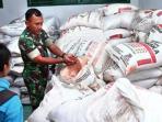 kodim-0421lampung-selatan-gagalkan-pengiriman-pupuk-palsu_20160607_103802.jpg