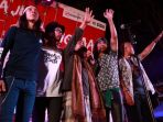 kolaborasi-musik-dan-tausiah-slank-dan-zastrouw-ajak-generasi-muda-tebarkan-virus-kebaikan2_20170916_133932.jpg