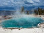 kolam-panas-asam-di-tn-yellowstone.jpg