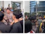 Di Jambi Polisi Nyaris Adu Jotos, di Jakarta Kapolsek Menteng Stay Cool Hadapi Mahasiswa