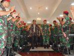 kolonel-inf-rafael-granada-baay-saat-menjabat-komandan-grup-2-kopassus.jpg