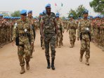 komandan-sektor-barat-unamid-tinjau-batalyon-komposit-tni-di-dar_20160608_124543.jpg