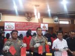 kombes-suyudi-ario-seto-tengah_20170606_171149.jpg