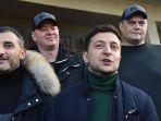 komedian-volodymyr-zelenskiy-tengah-bawah-yang-akan-menjadi-riva.jpg