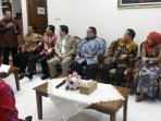 komisi-iii-dpr-kunjungi-kediaman-tito-karnavian_20160622_203650.jpg