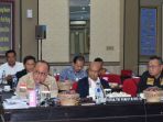 komisi-iii-dpr-ri-melakukan-kunjungan-ke-polda-sumut_20170427_105748.jpg