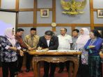 komisi-x-dpr-ri-menyetujui-ruu-sistem-perbukuan-dilanjutkan-pada-tingkat-ii_20170407_091717.jpg