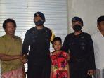 kompi-brimob-lombok-tengah-penemuan-bocah-hilang.jpg