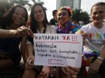 komunitas-lgbti-peringati-idahot-di-car-free-day_20150517_173337.jpg