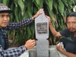 komunitas-nusa-karya-mengecat-nisan-yang-chil-seong-alias-komarudin_20171109_132615.jpg