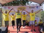 komunitas-zumba-lovers-surabaya-pimpin-senam-zumba.jpg