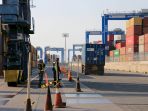 kondisi-bangkai-crane-yang-jatuh-menimpa-container_20190715_214012.jpg