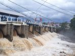 kondisi-bendung-katulampa-siaga-4_20180203_095215.jpg