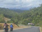 kondisi-jalan-raya-di-daerah-ujoh-bilang-kecamatan-long-bagun.jpg