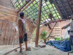 kondisi-kediaman-eko-prawito-40-akibat-tanah-longsor-di-dukuh-betari-desa-jenar.jpg
