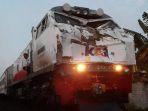 kondisi-kereta-api-ringsek-usai-tabrakan-dengan-bus.jpg