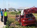 kondisi-minibus-ringsek-akibat-lakalantas-di-jtts.jpg
