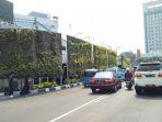 kondisi-taman-vertikal-yang-rusak.jpg