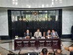 konferensi-pers-para-anggota-dpr-nih3.jpg
