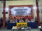 konferensi-pers-pengungkapan-kasus-narkoba-yang-menjerat-irjen-teddy-minahasa.jpg