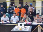 konferensi-pers-terungkapnya-nih3.jpg