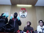 konpers-kpk-terkait-ott-bupati-banyuasin_20160905_195924.jpg