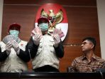 konpers-terkait-ott-bupati-jombang_20180205_005130.jpg