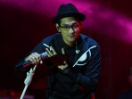 konser-afgan-bertajuk-malam-penuh-cinta_20160209_154906.jpg