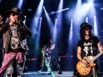 konser-guns-n-roses_20170226_183416.jpg
