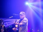 konser-iwan-fals-untukmu-indonesia_20151121_223415.jpg