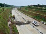konstruksi-jalan-tol-batang-semarang_20180521_205506.jpg