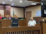 kontraktor-bernama-budi-susanto-ketika-duduk-sebagai-saksi-dalam.jpg